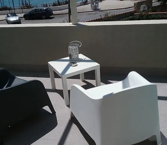 Bed and breakfast La Scogliera 4*